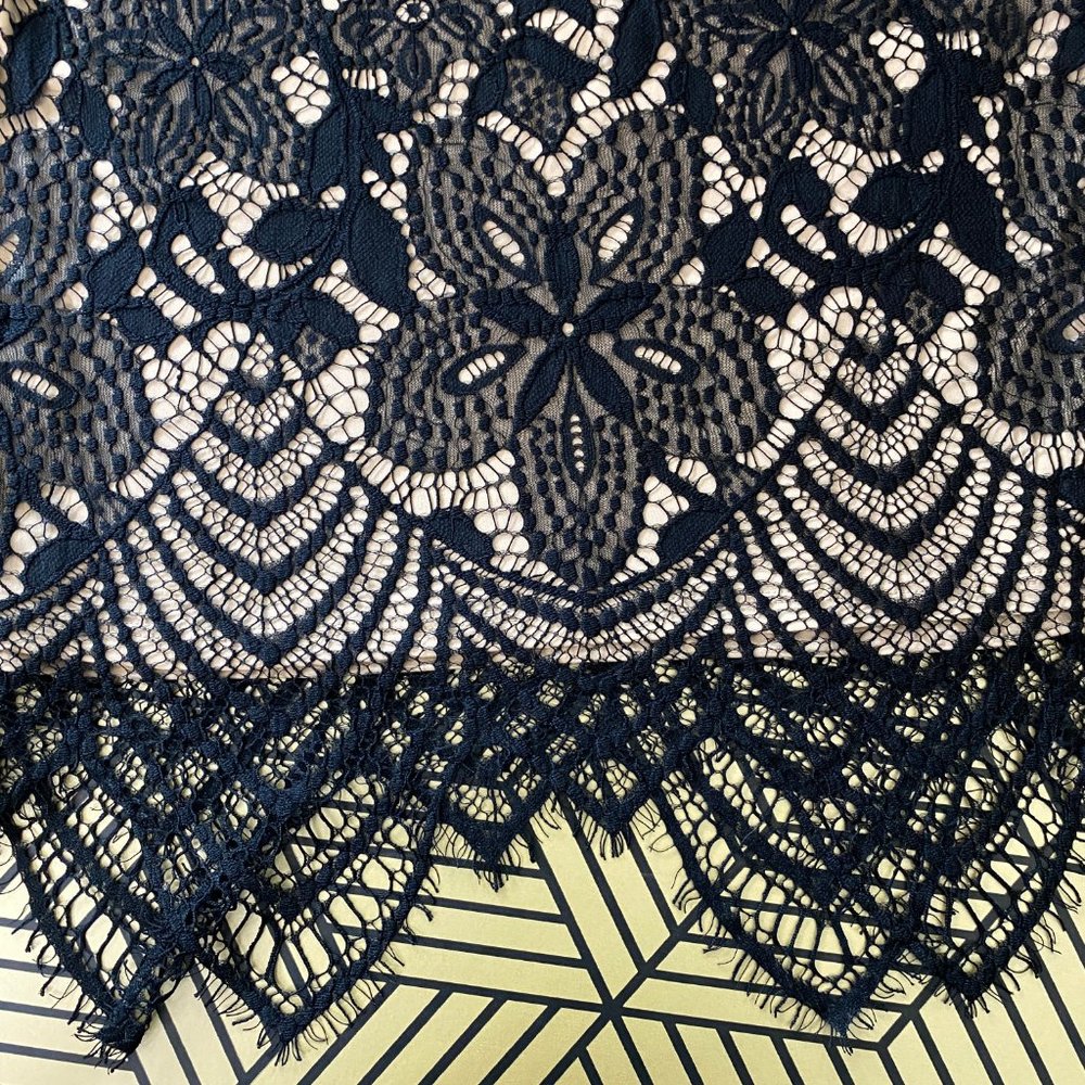 LACE TOP - Picture 6 of 8